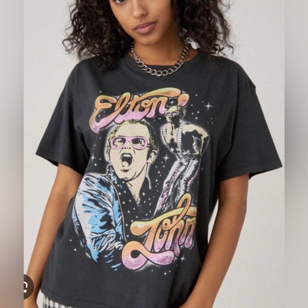 #555 Daydreamer Charcoal Elton John Graphic Tee Small
